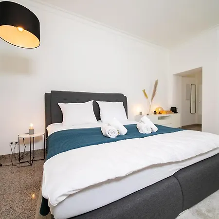 Apartment Favorite Stays - And - Flingern
